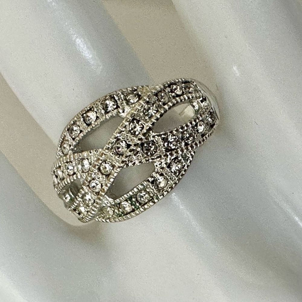 Silver tone rhinestone ring